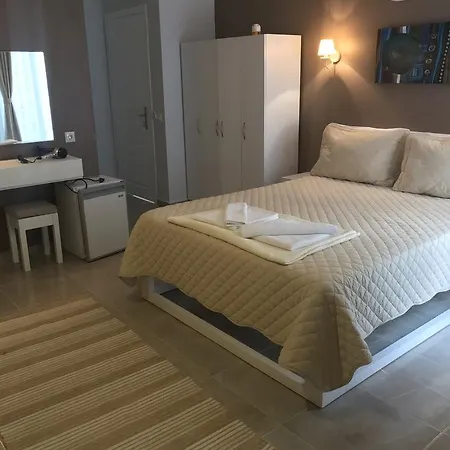 Himm Hotel *